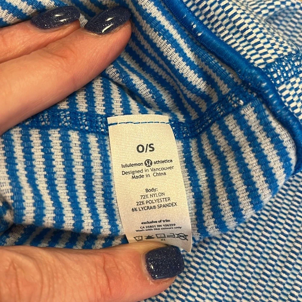 Lululemon neck warmer and gloves. Gloves m/l